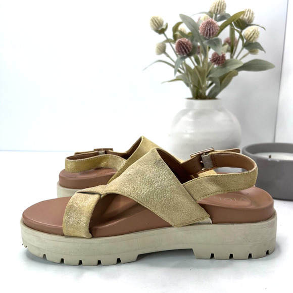 Vionic Alondra Lug T-Strap Comfort Sandal Gold Sling Back Buckle Women's 6 - Picture 6 of 10